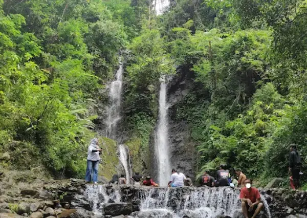 Curug Cilember, salah satu destinasi wisata alam di Bogor yang bisa jadi tujuan menikmati libur akhir pekan. (Sumber : Gmaps/Nabila Ramadhana)