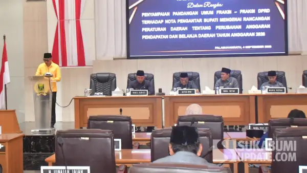Rapat Paripurna agenda Penyampaian Pandangan Umum Fraksi terhadap Nota Pengantar Bupati mengenai Raperda Perubahan APBD 2026. (Sumber Foto: SU/Ilyas)