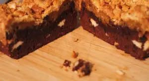 Resep Fudgy Cookie Brownies, Hidangan Manis untuk Teman Akhir Pekan (Sumber : Youtube | Devina Hermawan)