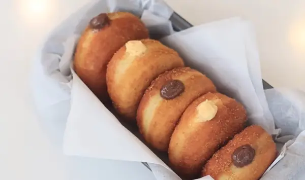 Resep Donat Bomboloni, Hidangan Manis dan Lembut yang Bikin Penasaran (Sumber : Youtube | Devina Hermawan)