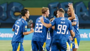 Selebrasi para pemain Persib Bandung saat mengalahkan PSM Makassar. (Sumber: web/persib.co.id)