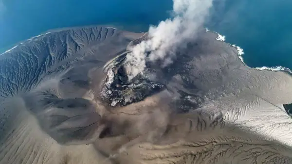 Kondisi gunung Anak Krakatau pada Minggu (6/9/2026). (Sumber Foto: PVMBG)