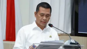 Juru bicara Fraksi Gerindra DPRD Kabupaten Sukabumi, Hera Iskandar, dalam Rapat Paripurna DPRD Kabupaten Sukabumi (Sumber: dok dprd)