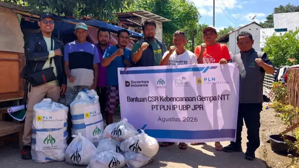 PT PLN Indonesia Power UBP Jawa Barat 2 Pelabuhan Ratu menyalurkan bantuan Corporate Social Responsibility (CSR) bagi masyarakat terdampak bencana di Nusa Tenggara Timur (NTT). (Sumber: dok PLN IP UBP JPR)