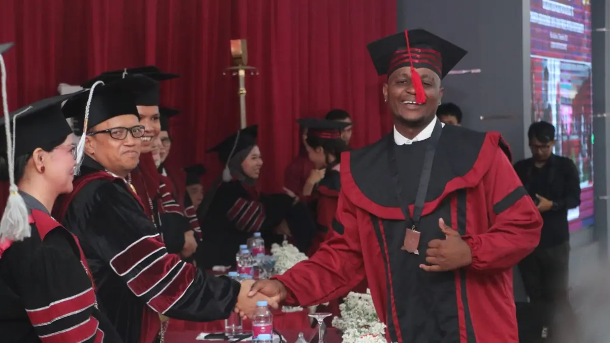 Kisah Drey 'Afrika Sunda': Dari Zimbabwe ke Sukabumi, Kini Resmi Jadi Sarjana Hukum Nusa Putra