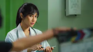 Film Descendants of the Sun Rilis Still Cuts Dian Sastro, Siap Tayang 2027 (Sumber : Instagram/@filmdots_indonesia)