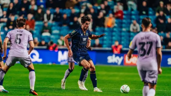 Aksi Elkan Baggot saat membela Millwall FC di Carabao Cup. (Sumber: web/millwallfc.co.uk)