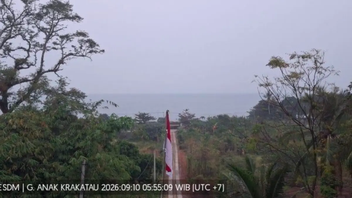 Pengamatan visual Gunung Anak Krakatau melalui CCTV Pos Pasauran, Kamis (10/9/2026) pukul 05.55 WIB. Cuaca cerah. Tidak terlihat adanya erupsi. | Sumber Foto: Badan Geologi