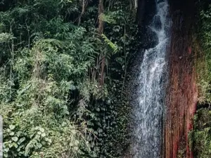 Curug Lemah Neundeut, salah satu air terjun eksotis yang ada di kawasan Selatan Bandung. (Sumber : Ist via Jadesta Kemenpar)