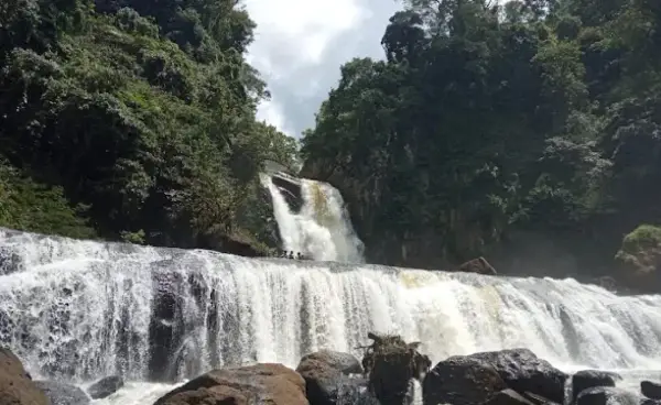 Curug Ngebul Cisitu, salah satu air terjun yang bisa dijadikan tujuan menikmati akhir pekan di kawasan Gununghalu, Bandung Barat. (Sumber : Gmaps)