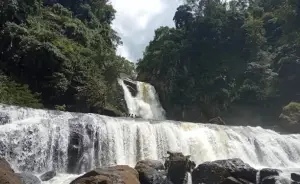 Curug Ngebul Cisitu, salah satu air terjun yang bisa dijadikan tujuan menikmati akhir pekan di kawasan Gununghalu, Bandung Barat. (Sumber : Gmaps)