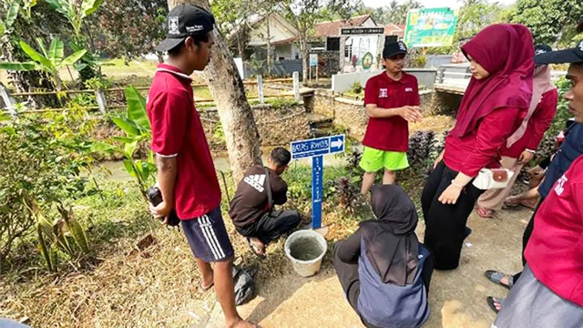 Pemasangan plang pembatas RW 01 hingga RW 03, Desa Cikidang.