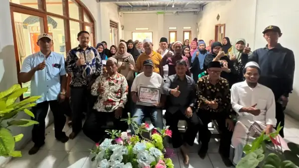 Anggota DPRD Provinsi Jawa Barat, Yusuf Maulana, melaksanakan pengawasan penyelenggaraan  pemerintahan di Kampung Cisurupan, Desa Cijurei, Kecamatan Gegerbitung, Kabupaten Sukabumi. | Foto: Istimewa