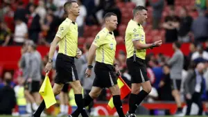 Wasit yang mimpin laga Manchester United vs Manchester City. (Sumber: web/reuteus.com)