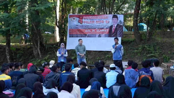 Anggota MPR RI dari daerah pemilihan Sukabumi, drh Slamet, melaksanakan Sosialisasi Empat Pilar Kebangsaan di Desa Gede Pangrango, Kecamatan Kadudampit, Kabupaten Sukabumi, pada 12 September 2026. | Foto: Istimewa