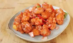 Resep Ayam Asam Manis, Hidangan Lembut Garing yang Menggugah Selera Makan (Sumber : Youtube | Devina Hermawan)