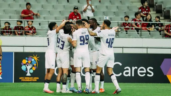 Selebrasi para pemain Persib Bandung saat Julio Cesar cetak gol ke gawang FC Seoul. (Sumber: web/persib.co.id)