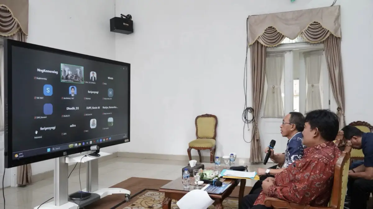 Sekda Ade Suryaman dan Kadisdagin Dani Tarsoni saat rakor  Perubahan Berita Acara Justifikasi Teknis Pembangunan Pasar Induk Jubleg bersama Kemendag RI. | Foto: FB Pemkab Sukabumi