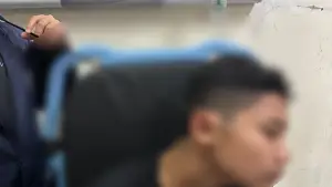 Santri SPQ At-Tartil Nagrak yang mengalami insiden terkena anak panah saat kegiatan latihan panahan, Jumat (18/9/2026). (Sumber : Istimewa.)