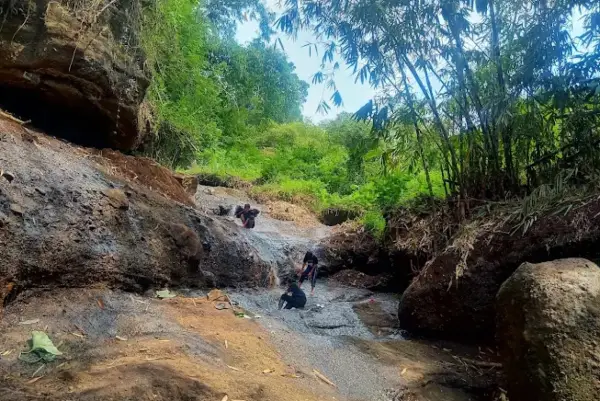 Curug Ekong, salah satu air terjun yang ada di Kabupaten Bandung untuk menikmati libur akhir pekan. (Sumber : Gmaps)