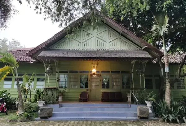 Bumi Ageung Cikidang, salah satu tempat bersejarah di Cianjur yang bisa dijadikan tujuan menghabiskan waktu libur akhir pekan. (Sumber : Gmaps/Raynardthan Pontoh)