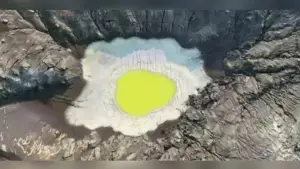 Pola menyerupai telur ceplok di kawah Gunung Anak Krakatau (GAK). | Foto: Istimewa