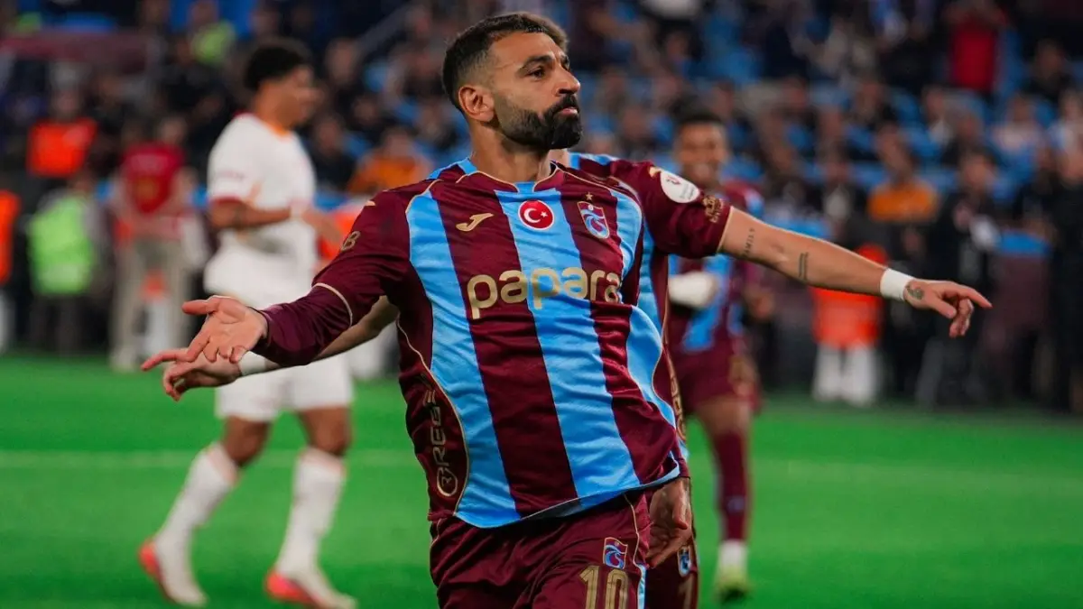 Mohamed Salah Cetak Hattrick, Trabzonspor Hancurkan Galatasaray 4-0 di Liga Turki