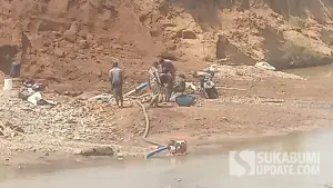 Dugaan penambangan emas menggunakan mesin di aliran Sungai Cikaso, wilayah Kampung Tanjung dan Bojongkoneng, Desa Datarnangka, Kecamatan Sagaranten, Kabupaten Sukabumi. | Foto: Istimewa
