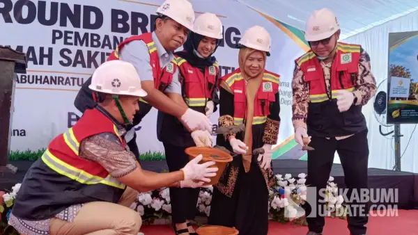 Peletakan batu pertama pembangunan RS swasta Bumi Jayanti di Palabuhanratu Kabupaten Sukabumi (Sumber: sukabumiupdate)