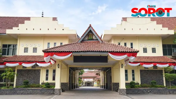Sekretariat Pemerintah Kabupaten Sukabumi di Kecamatan Palabuhanratu | Foto : Sorot