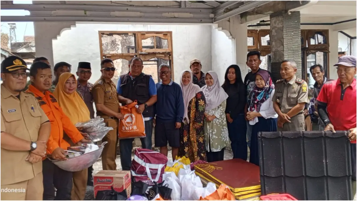 Korban Kebakaran 4 Rumah di Cibadak Sukabumi Mulai Terima Bantuan, Masih Butuh Material Atap