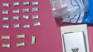 Barang bukti paket sabu dan timbangan digital yang disita petugas dari RBC. (Sumber Foto: Dok. Satresnarkoba Polres Sukabumi Kota)