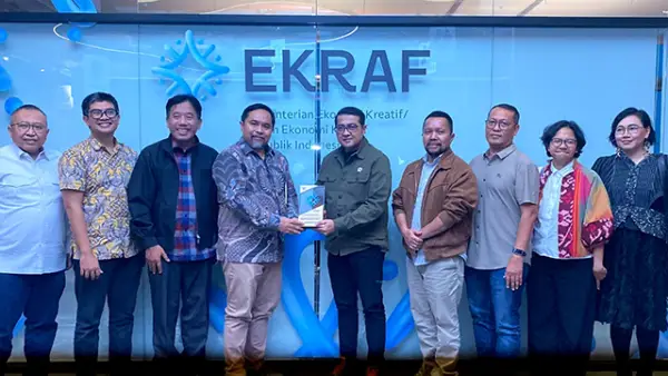 Menekraf, Teuku Riefky Harsya (tengah), saat audiensi bersama pengurus AMSI di Autograph Tower, Jakarta, Senin (21/9/2026). (Sumber : Istimewa.)