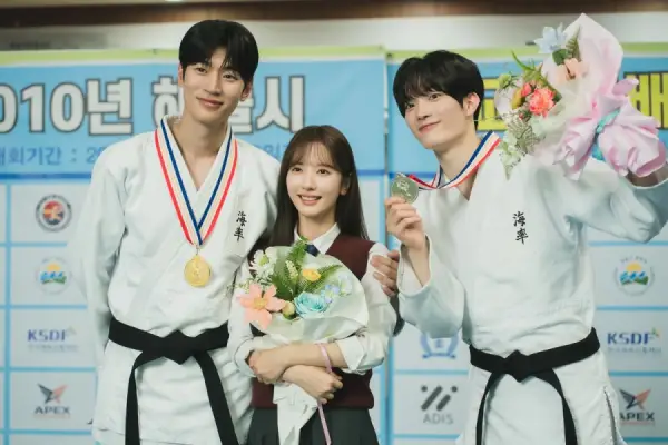 K-Drama Dive Into You, Bona Kembali ke Masa Lalu untuk Menyelamatkan Cinta Pertamanya (Sumber : MyDramaList)