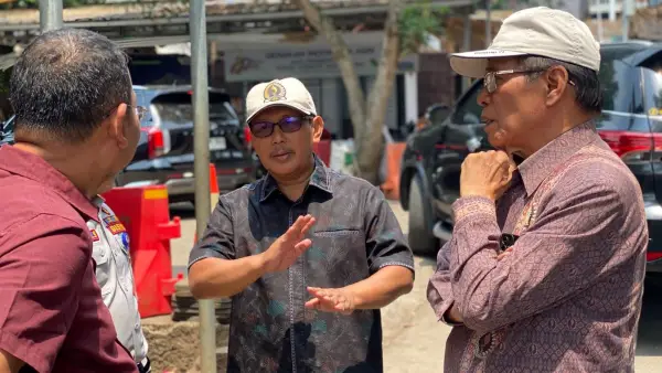 Anggota Komisi IV DPRD Provinsi Jawa Barat, Yusuf Maulana (tengah), saat meninjau APJ Tahun Anggaran 2025 di kawasan Waduk Jangari, Kabupaten Cianjur. | Foto: Istimewa