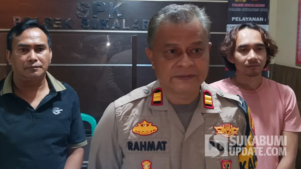 Kapolsek Sukalarang, Polres Sukabumi Kota, IPTU Rahmat Mulyadi, menjelaskan penangkapan pelaku.