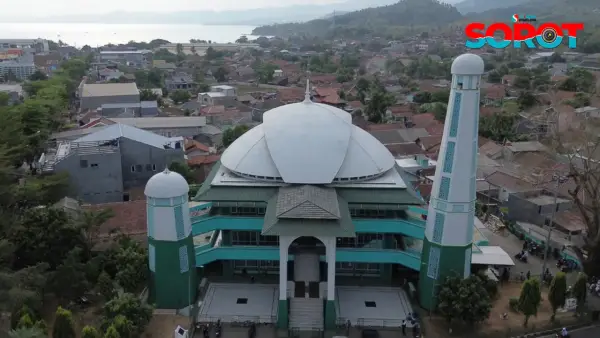 Masjid Agung Palabuhanratu Kabupaten Sukabumi | Foto : Farhan/Sorot