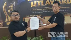 Jurnalis iNews TV, Budi Setiawan (kiri berkaca mata), terpilih sebagai Ketua Ikatan Jurnalis Televisi Indonesia (IJTI) Korda Sukabumi Raya periode 2026–2029. (Sumber: sukabumiupdate)