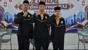 Tiga pelajar Sukabumi, Alvin Ibrahim N F bersama M. Abyaz Shahir G dan Nawaf Syihabuddin Yafiq, sukses menjadi Juara Pertama Lomba Cerdas Cermat Pendidikan Agama Islam (LCC PAI) SMP Jawa Barat (Sumber: dok tim)