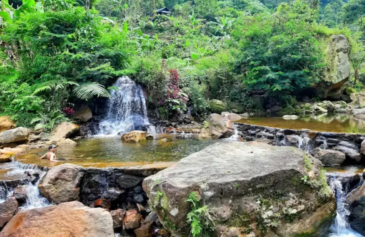 Curug Bungsu Pamijahan, Trekking Singkat Menuju Air Terjun di Kaki Gunung Salak