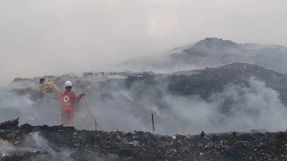 Kronologi Api Muncul Lagi di TPA Cikundul Sukabumi, Sejumlah Truk Tertahan Buang Sampah