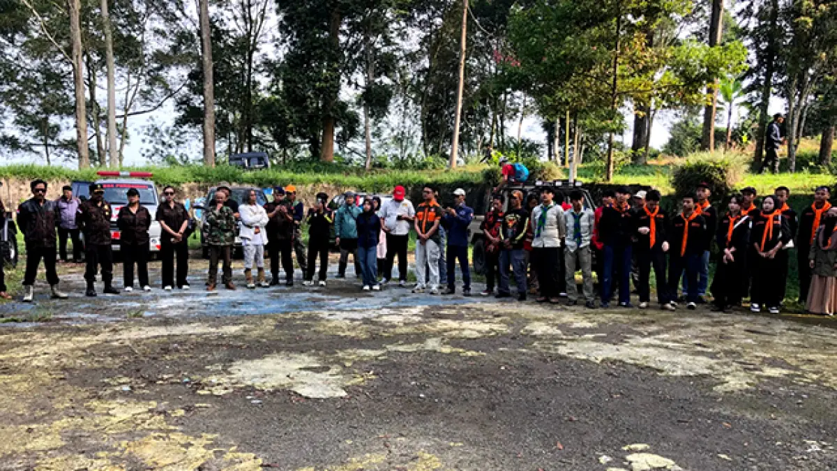 Mahasiswa KKN Universitas Nusa Putra Bangun Penampungan Air di Lembur Pasir Sukabumi