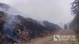 Pantauan Senin 28 September 2026, kebakaran TPA Cikundul Kota Sukabumi (Sumber: sukabumiupdate)