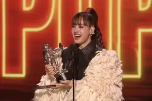 Lisa BLACKPINK Cetak Sejarah, Raih Best Pop di MTV Video Music Awards 2026 (Sumber : X/@soompi)