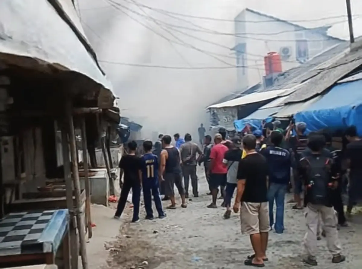 Pasar Surade Sukabumi Terbakar, Api Muncul Dari Deretan Kios Belakang
