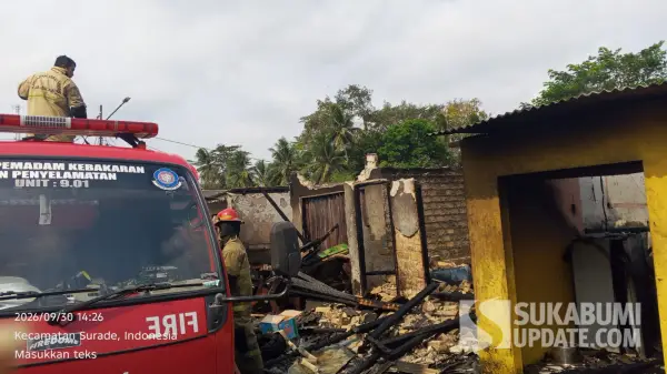 Kios yang mengalami kebakaran di Pasar Rakyat Surade, berlokasi di Kampung Cihideung RT 14/04 Kelurahan/Kecamatan Surade, Kabupaten Sukabumi, Rabu (30/9/2026) siang. | Foto: Istimewa