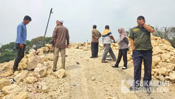 DLH Kabupaten Sukabumi saat mendatangi lokasi pengolahan batu kapur di Kampung Cijambe, Desa Sindangresmi, Kecamatan Jampangtengah, Rabu (30/9/2026). (Sumber Foto: Istimewa)