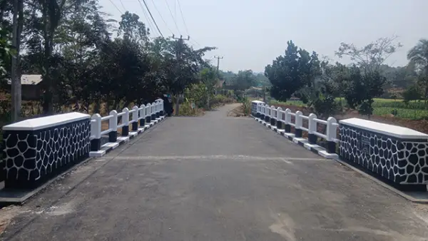 Jembatan Linggamanik di Jampangtengah yang telah rampung di perbaiki Dinas PU Kabupaten Sukabumi (Sumber : Dok Dinas PU Kabupaten Sukabumi)