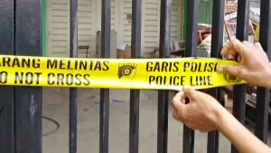 Garis polisi di rumah dosen yang ditemukan membusuk, pada Jumat 25 September 2026 (Sumber: su/awal)