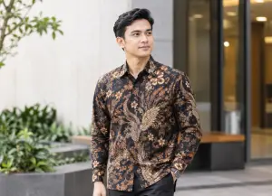 Beberapa tips padu padan kemeja batik pria agar terlihat stylish dan tidak kaku (Sumber : Istimewa)